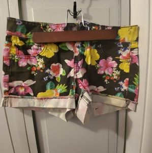 Flower shorts